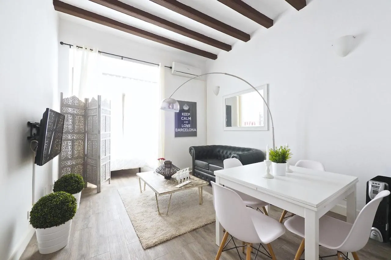 The White Flats Sant Antoni location