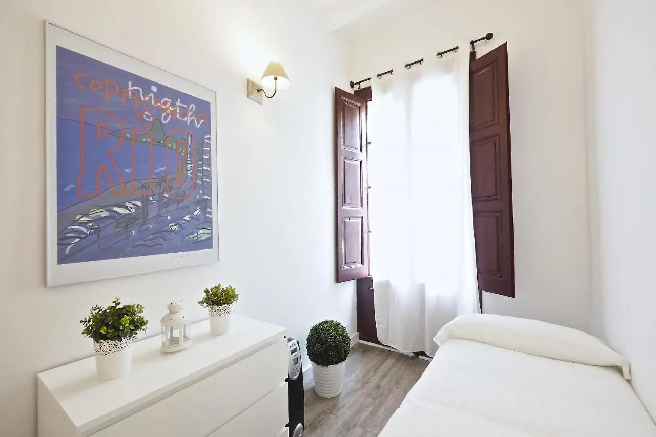 The White Flats Sant Antoni Apartment Barcelona