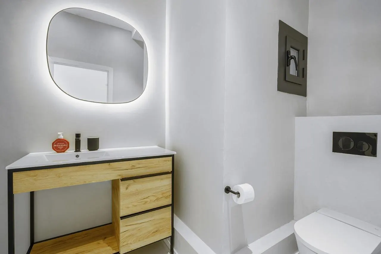 The White Flats Sant Antoni Apartment Barcelona